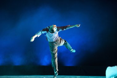 Çin modern dansçı