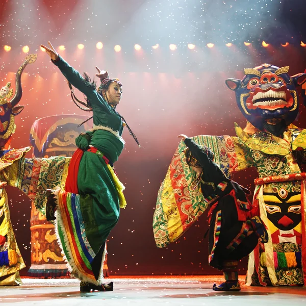 Chinese national dancers — Stok fotoğraf