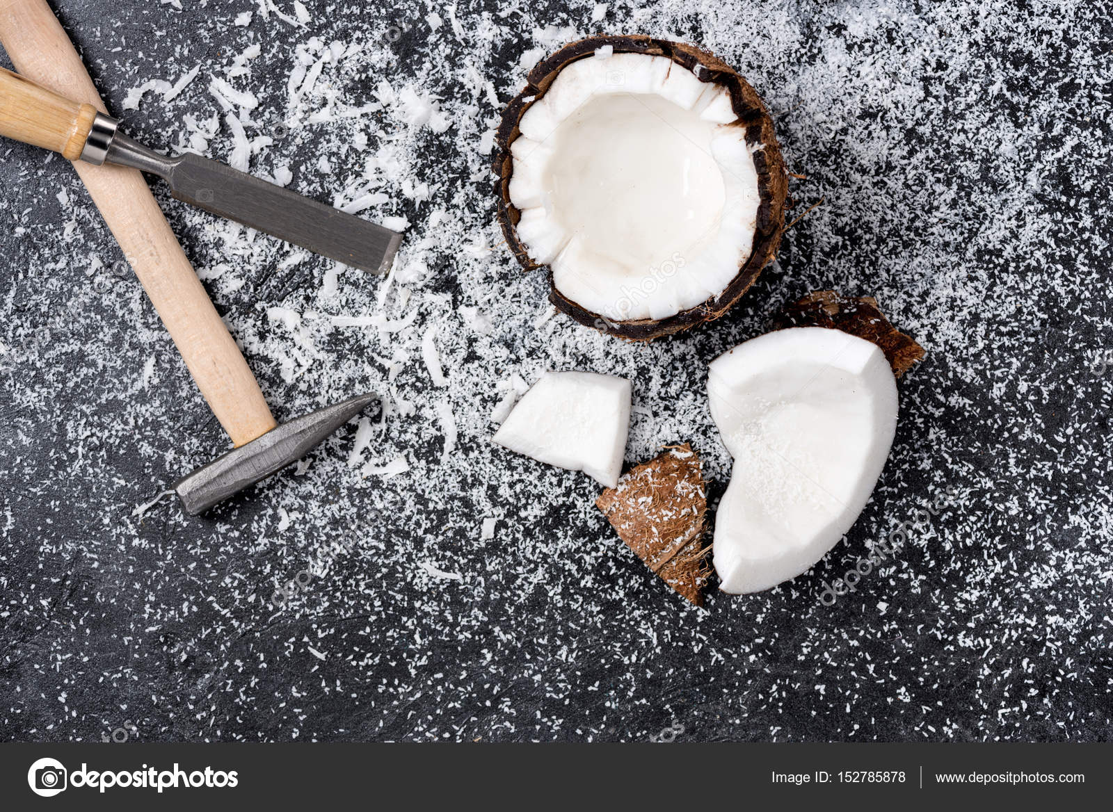 Cracked coconut with shavings — Stock Photo © alebloshka 152785878