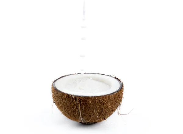 Érett trópusi kókusz tejjel — Stock Fotó