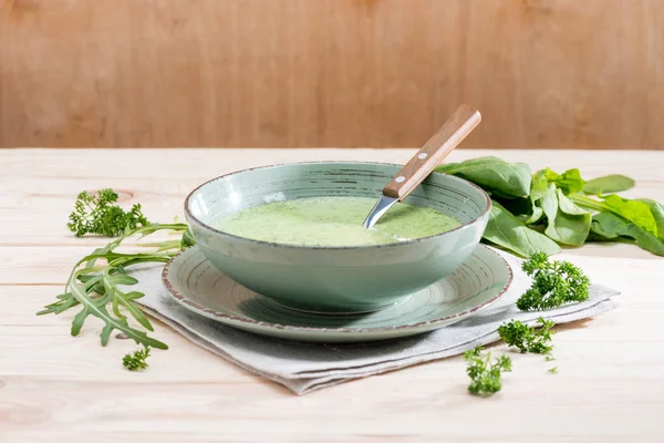 Zelená avokáda polévka — Stock fotografie