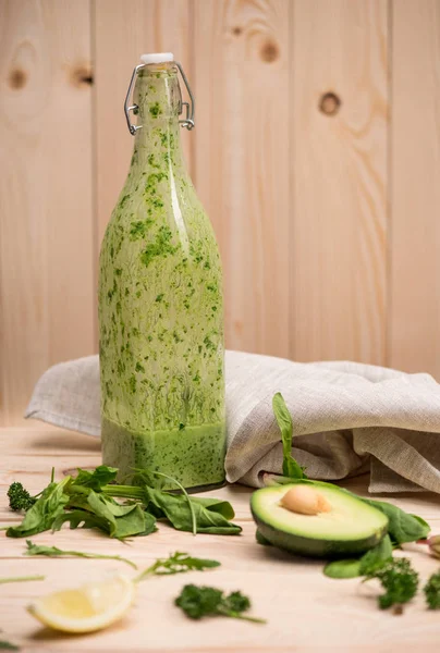 Zelený koktejl a ingredience — Stock fotografie