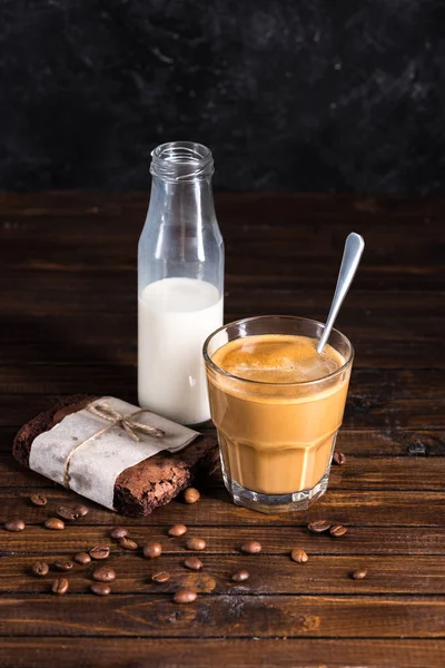 Torta al caffè e brownie fatti in casa — Foto Stock