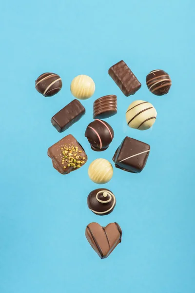 Diverse bomboane de ciocolată — Fotografie, imagine de stoc