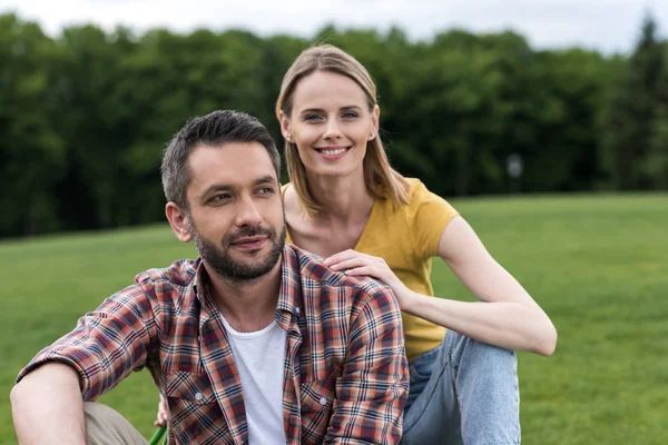 Par umgås med varandra — Stockfoto