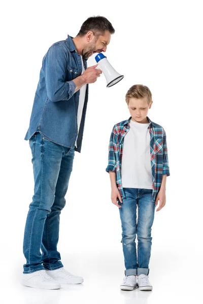 Szülő és gyermek, megafon — Stock Fotó