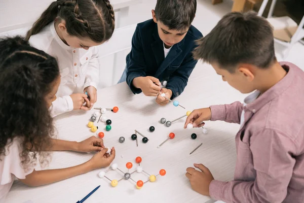 Pupils at chemistry lesson — Stock Photo, Image