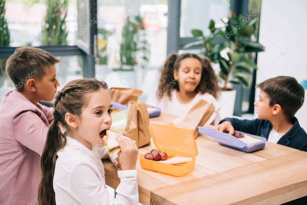 Pupils eating lunch