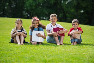 Çocuk Park kitap okuma