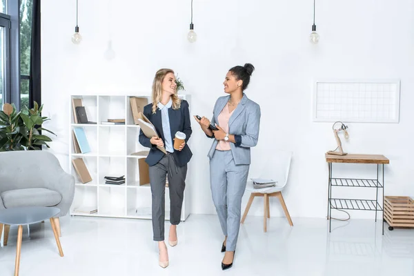 Multicultural businesswomen in office — Stock Photo, Image