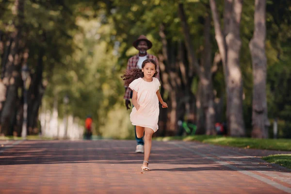 African american girl in park — Stok Foto