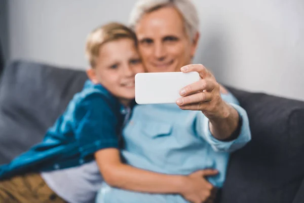 Facendo selfie — Foto Stock