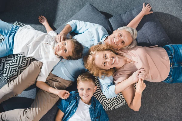Abuelos y nietos felices —  Fotos de Stock