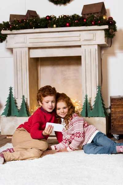 Akıllı telefon kullanan çocuklar