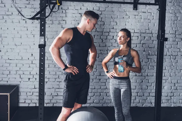 Athletic couple — Stock Photo, Image