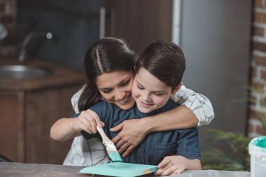 Çocuk boyama ahşap okul projesi