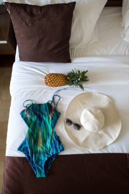 Mayo şapka ve ananas yatak