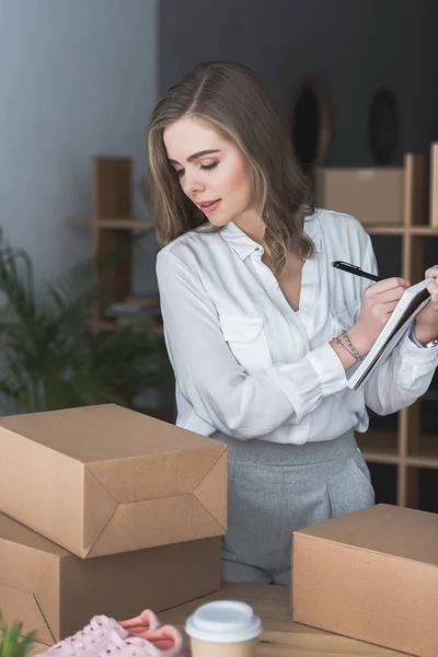 Portret Van Aantrekkelijke Ondernemer Office Thuis Werken — Stockfoto