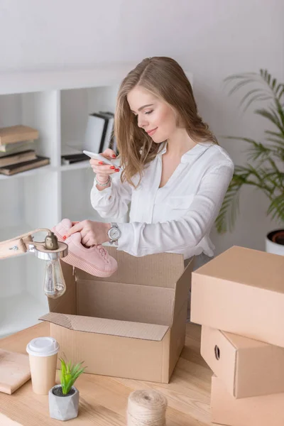 Businesswoman Taking Picture Product Smartphone Office — Stock Photo, Image