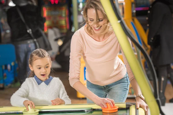 Selective Focus Beautiful Happy Mother Daughter Playing Air Hockey — Stock Photo, Image