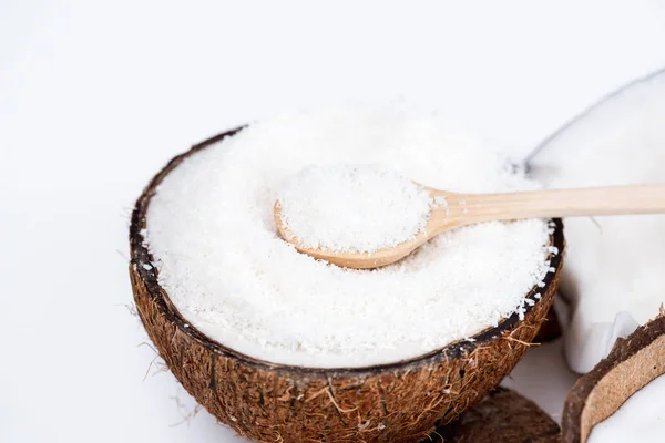 Noix de coco biologique avec copeaux — Photo de stock