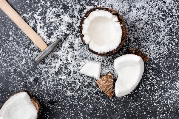 Cracked coconut with shavings — Stock Photo