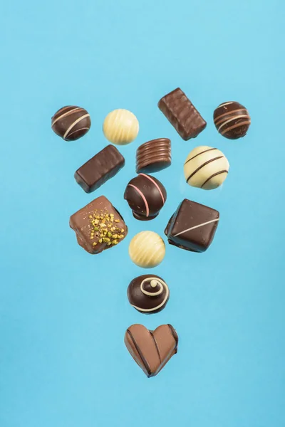 Divers bonbons au chocolat — Photo de stock