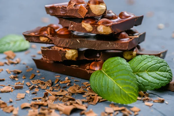 Barrette di cioccolato con noci — Foto stock