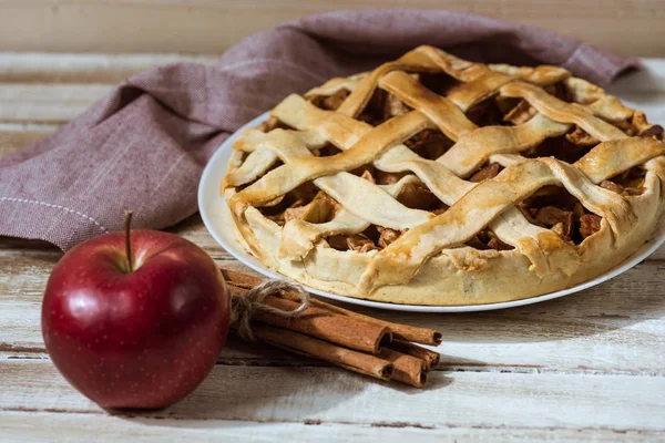 Tarta de manzana casera - foto de stock