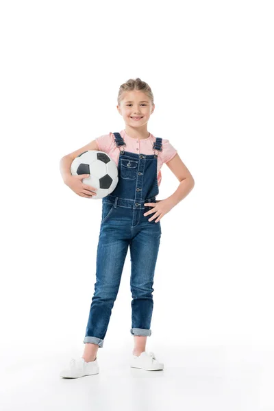 Ragazzo carino con pallone da calcio — Foto stock