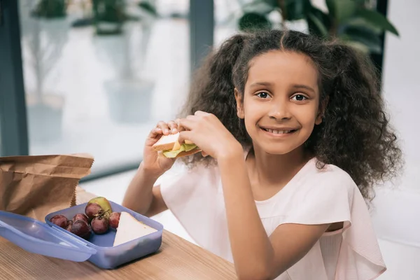 African american pupil at lunch — Stock Photo