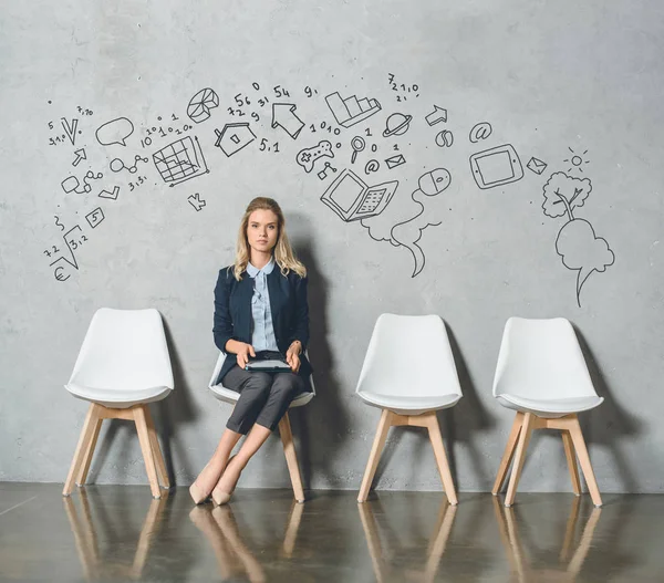 Empresária à espera de entrevista — Fotografia de Stock