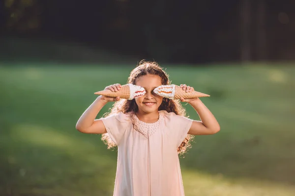 Girl with ice cream in park — Stock Photo