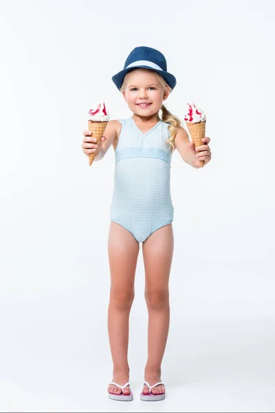 Дитина в купальнику з морозивом — стокове фото