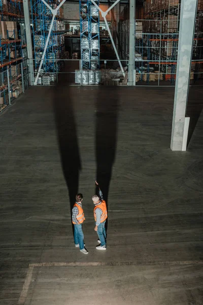 Trabajadores de almacén — Stock Photo