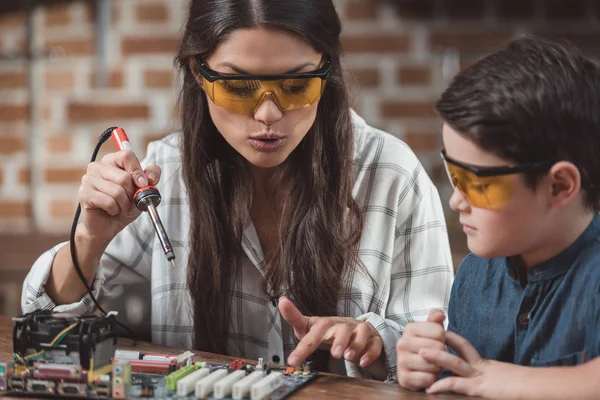 Soldering — Stock Photo