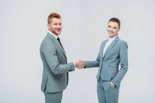 Empresários apertando as mãos — Fotografia de Stock