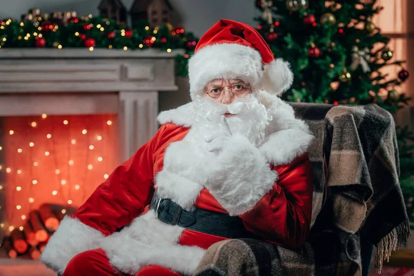 Santa Claus enojado - foto de stock