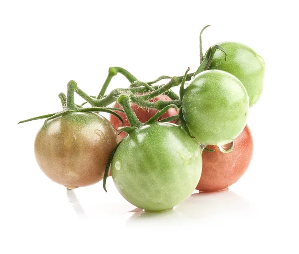 白色背景下分离的绿色西红柿 — 图库照片