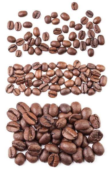 Beyaz arka planda kahve çekirdekleri — Stok fotoğraf