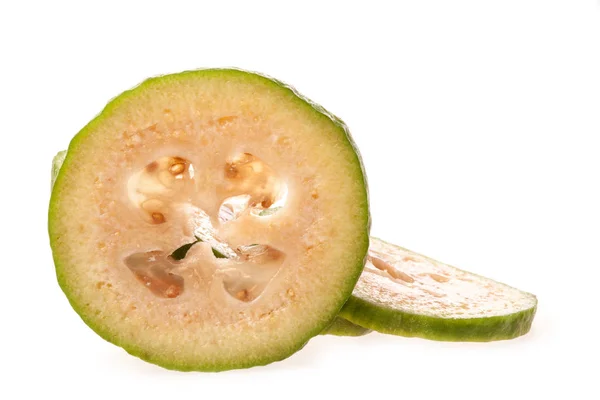 Tranches Feijoa Acca Sellowiana Isolées Sur Fond Blanc — Photo