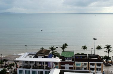 Tayland, Pattaya Jomtien Beach Sahili yakınındaki evlerin havadan görünümü