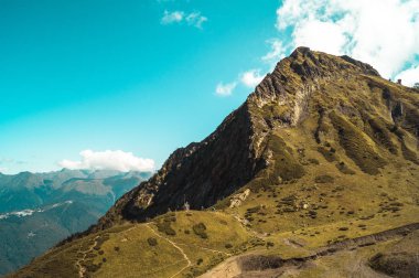 Krasnaya Polyana dağlarında sonbahar
