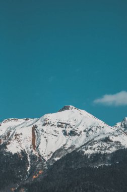 Krasnaya Polyana 'nın kış dağları