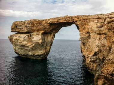 Azure pencere, Lost anıt