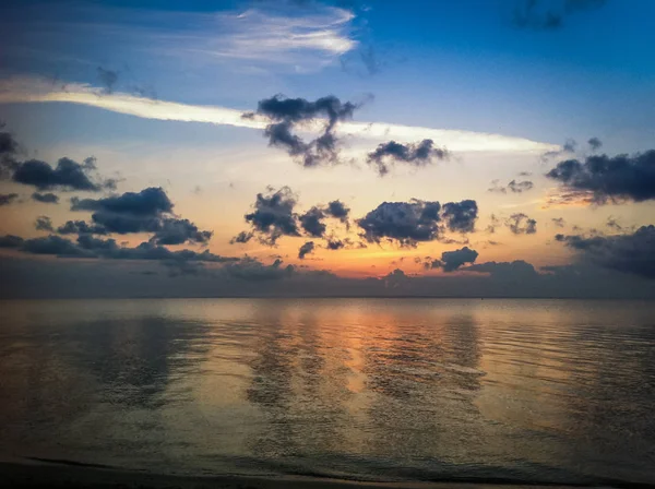 Ранним утром, восход солнца над Азовским морем — стоковое фото
