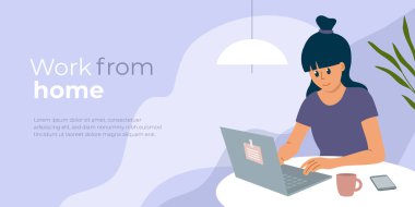 Ev planından çalış. Masanın arkasında oturan genç bir kadın, internette dizüstü bilgisayar kullanarak çalışıyor. E-öğrenim, eğitim, eğitim konsepti. Merkez ofis, ağ tasarım şablonu. Serbest kız vektör çizimi