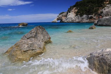Sardunya, Mittelmeer, Insel, Strand, Bucht, Wasser, Meer, Sommer, Berge, Aussicht, Steilkueste