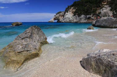 Sardunya, Mittelmeer, Insel, Strand, Bucht, Wasser, Meer, Sommer, Berge, Aussicht, Steilkueste