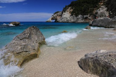 Sardunya, Mittelmeer, Insel, Strand, Bucht, Wasser, Meer, Sommer, Berge, Aussicht, Steilkueste
